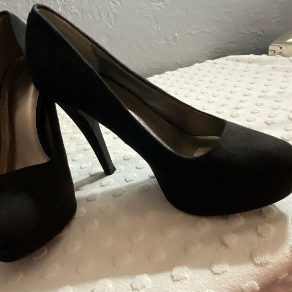 MAURICES Black Suede Platform pump - Picture 8 of 16
